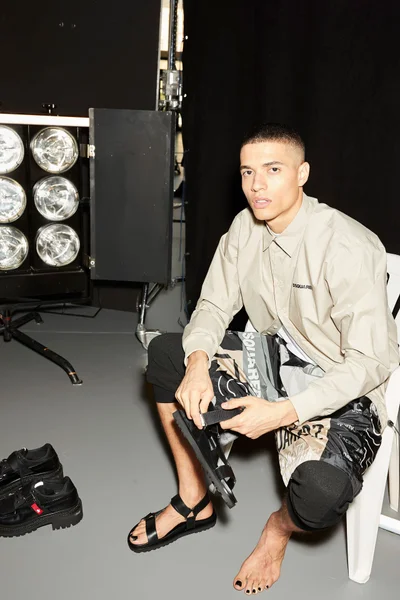 Look 11